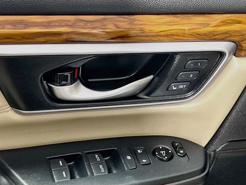 Used 2019 Honda CR-V Touring image 16