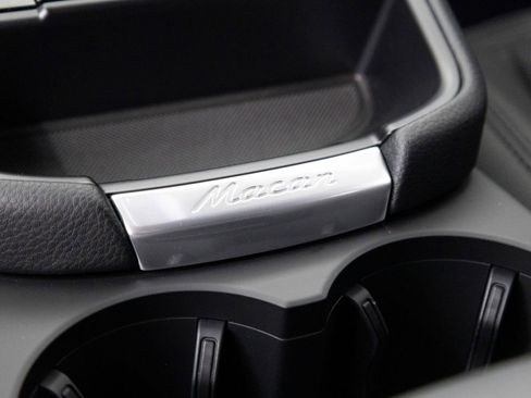 New 2026 Porsche Macan AWD/4WD image 17