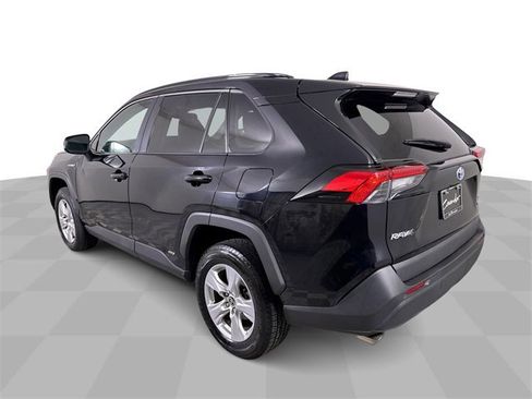Used 2021 Toyota RAV4 XLE image 6