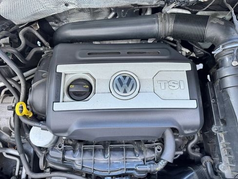 Used 2015 Volkswagen Tiguan S FWD image 38