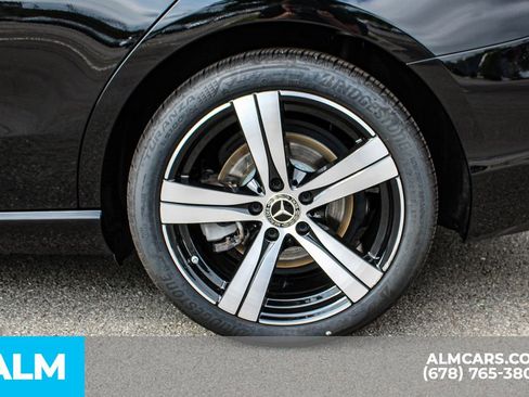 Used 2025 Mercedes-Benz C 300 Sedan image 16