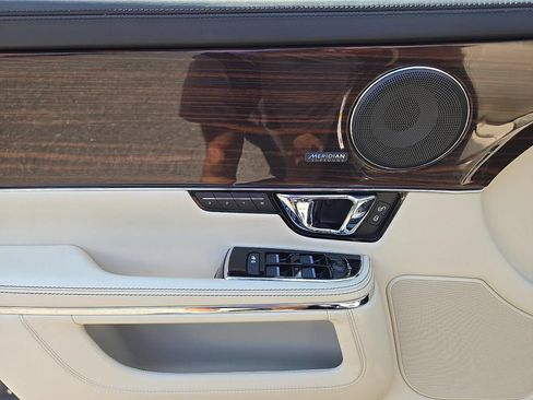 Used 2017 Jaguar XJ L Portfolio AWD/4WD image 10
