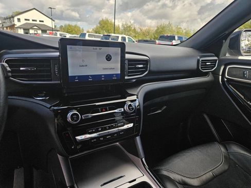 Used 2023 Ford Explorer ST image 19
