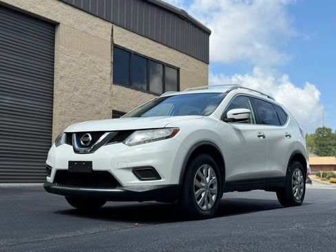 Used 2016 Nissan Rogue S w/ Appearance Package AWD/4WD image 42