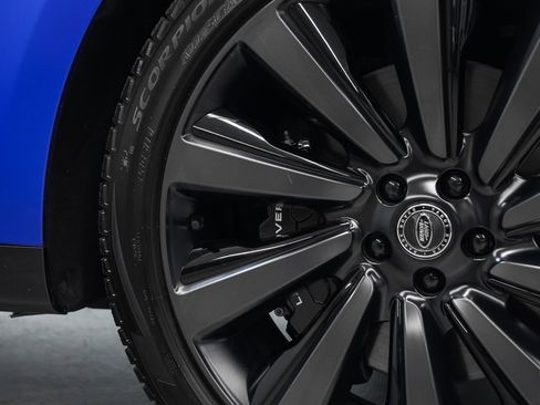 Used 2024 Land Rover Range Rover SV image 9