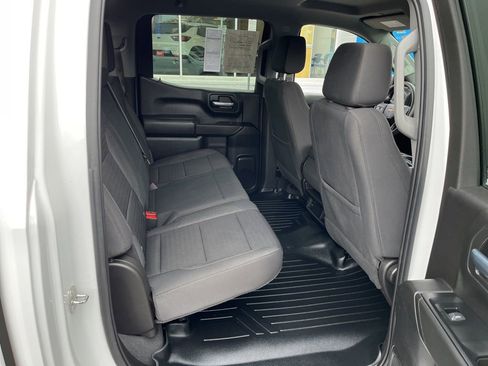 Used 2023 Chevrolet Silverado 1500 Custom image 18