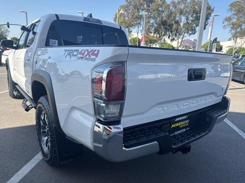 Certified 2023 Toyota Tacoma TRD Off-Road AWD/4WD image 18
