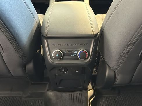 Certified 2025 Ford Explorer Active AWD/4WD image 28