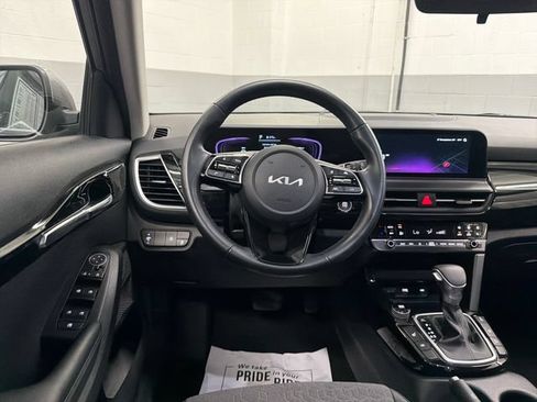Certified 2025 Kia Seltos S AWD/4WD image 19