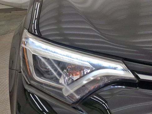 Certified 2018 Toyota RAV4 Limited w/ All Weather Liner Package AWD/4WD image 32