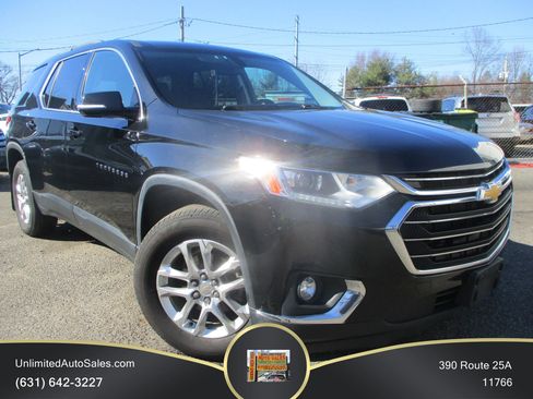 Used 2021 Chevrolet Traverse LT AWD/4WD image 1