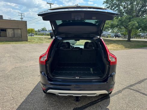 Used 2017 Volvo XC60 T6 Dynamic w/ Preferred Option Package AWD/4WD image 40