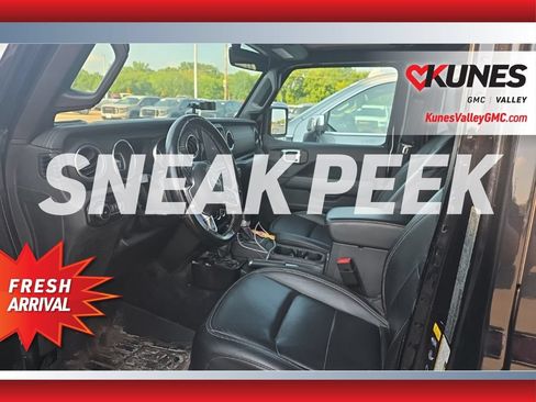 Used 2020 Jeep Wrangler Unlimited Sahara AWD/4WD image 5