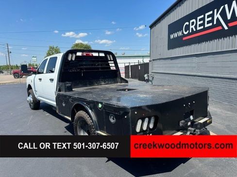 Used 2022 RAM 3500 Tradesman w/ Chrome Appearance Group AWD/4WD image 3