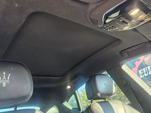 Used 2021 Maserati Levante GranLusso image 35