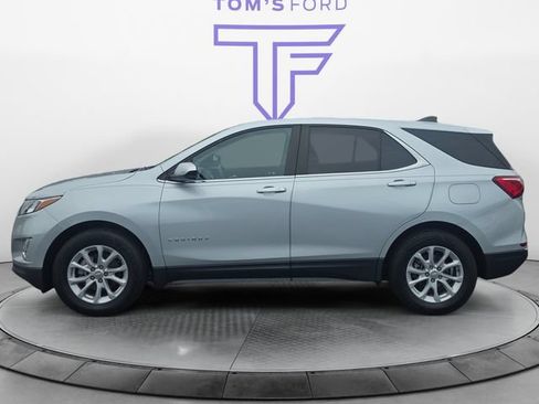 Used 2021 Chevrolet Equinox LT FWD image 2