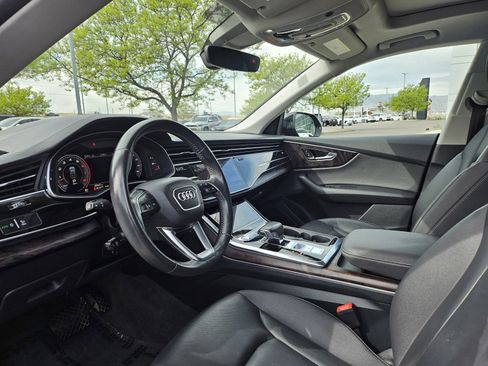 Used 2019 Audi Q8 Prestige w/ Adaptive Chassis Package AWD/4WD image 25