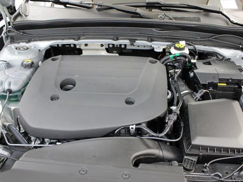 Used 2026 Volvo XC40 B5 Plus AWD/4WD image 35