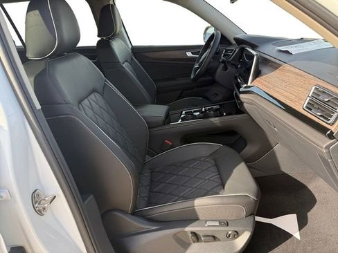 New 2025 Volkswagen Atlas SEL Premium R-Line image 15