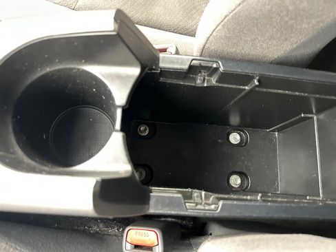 Used 2015 Toyota Prius Three image 30