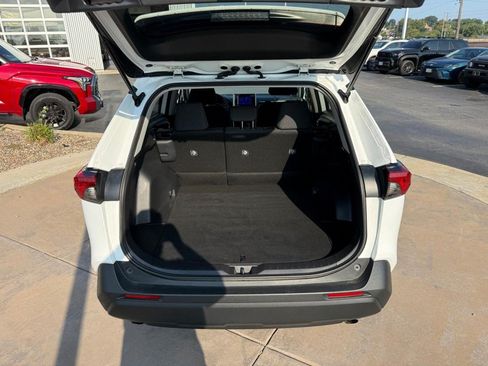 Certified 2025 Toyota RAV4 LE AWD/4WD image 8