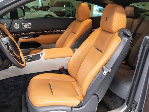 Used 2018 Rolls-Royce Wraith RWD image 14