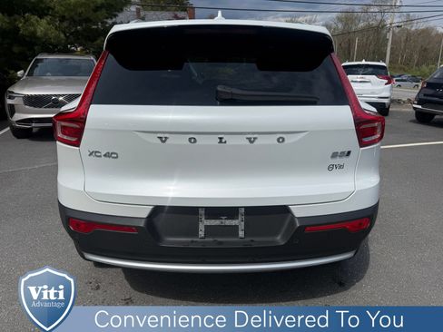 Certified 2024 Volvo XC40 B5 Plus w/ Protection Package Premier AWD/4WD image 7