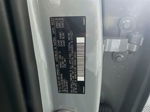 Used 2024 Volvo XC90 B5 Core w/ Protection Package image 12