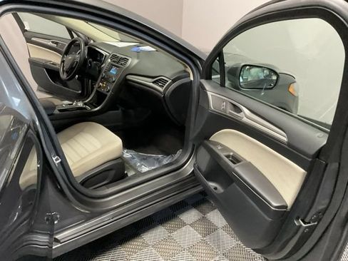 Used 2018 Ford Fusion S FWD image 22