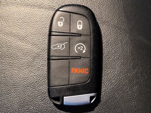 Used 2018 Jeep Grand Cherokee Limited w/ Trailer Tow Group IV AWD/4WD image 32