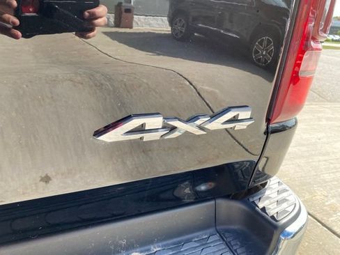 Used 2019 RAM 1500 Laramie AWD/4WD image 6