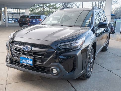 Certified 2025 Subaru Outback Onyx Edition w/ Popular Package #2 image 3