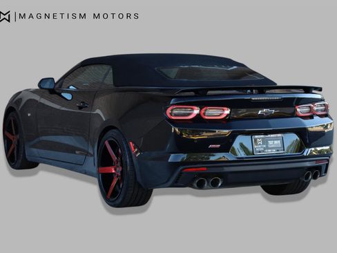 Used 2019 Chevrolet Camaro SS RWD image 11