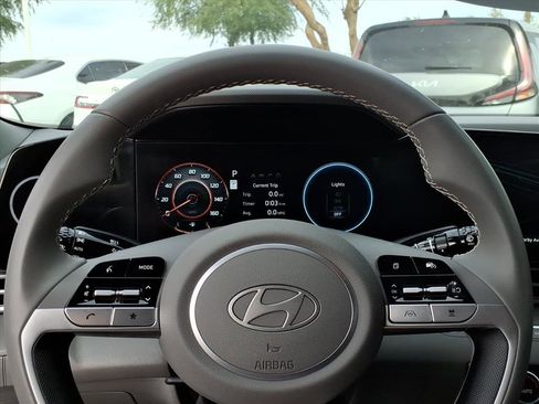 Certified 2025 Hyundai Elantra SEL image 19