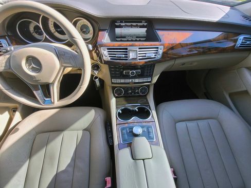 Used 2013 Mercedes-Benz CLS 550 4MATIC image 9