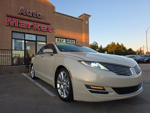 Used 2016 Lincoln MKZ Hybrid image 3