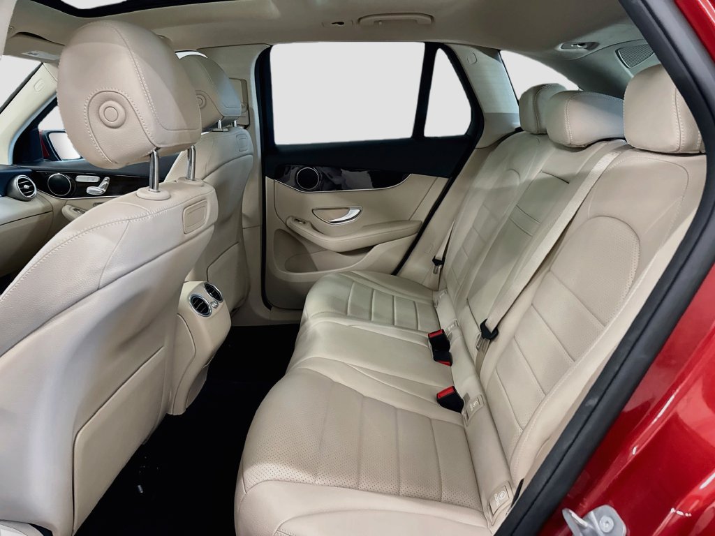 Used 2019 Mercedes-Benz GLC 300 4MATIC image 27