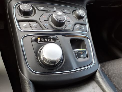 Used 2016 Chrysler 200 S w/ Comfort Group image 20