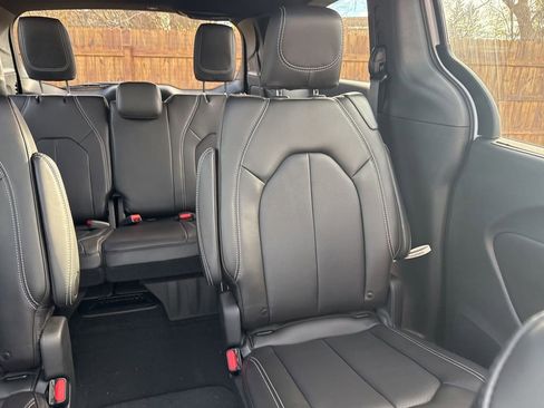 New 2026 Chrysler Pacifica Select image 16
