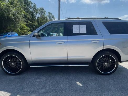 Used 2021 Ford Expedition XLT image 5