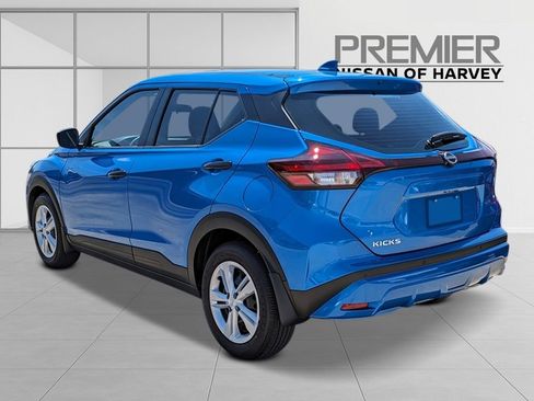 New 2025 Nissan Kicks Play S image 3