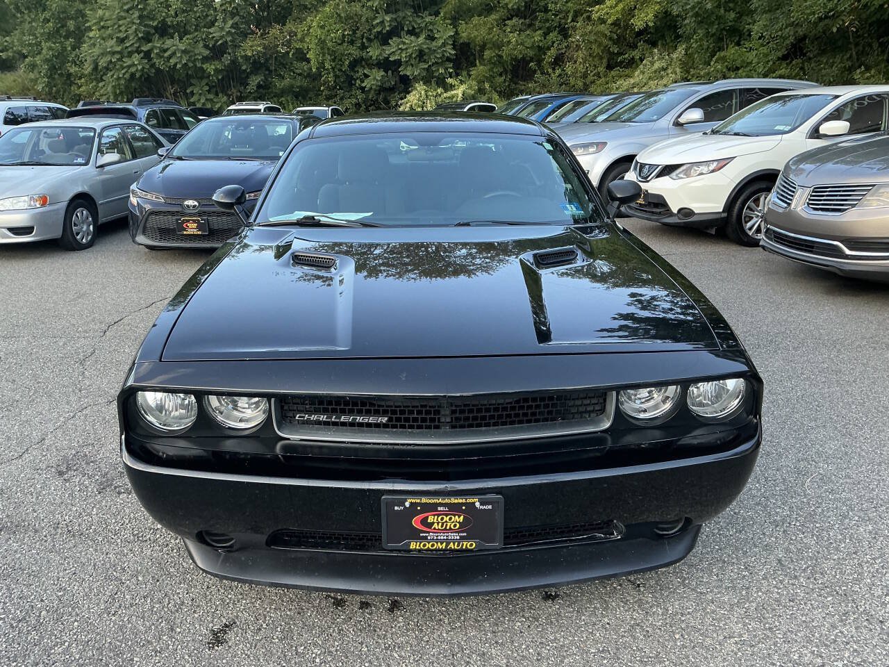 Used 2013 Dodge Challenger SXT RWD image 2