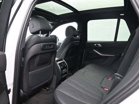 Used 2023 BMW X5 xDrive40i w/ Premium Package AWD/4WD image 28