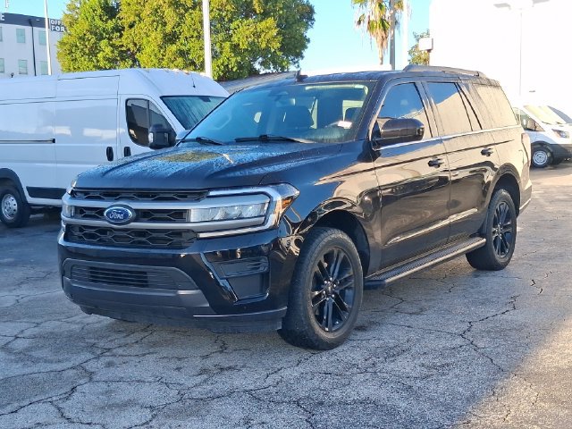 Used 2024 Ford Expedition XLT RWD image 2