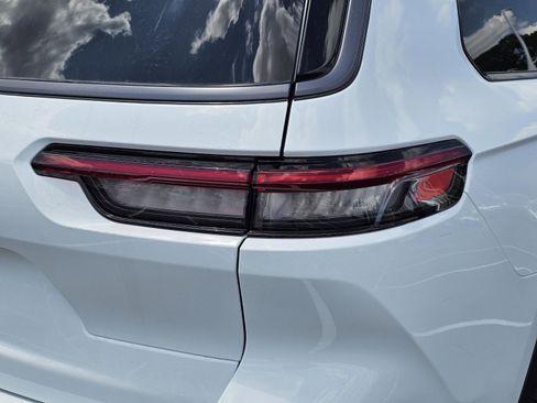 New 2026 Jeep Grand Cherokee L Limited w/ Limited Altitude Package RWD image 9