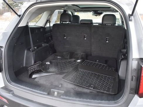 Certified 2023 Kia Sorento S w/ Panoramic Sunroof Package image 18