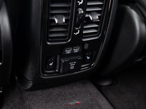 Used 2018 Dodge Durango SRT AWD/4WD image 23