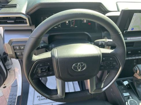 Used 2025 Toyota Tacoma SR5 w/ SR5 Upgrade Package AWD/4WD image 11