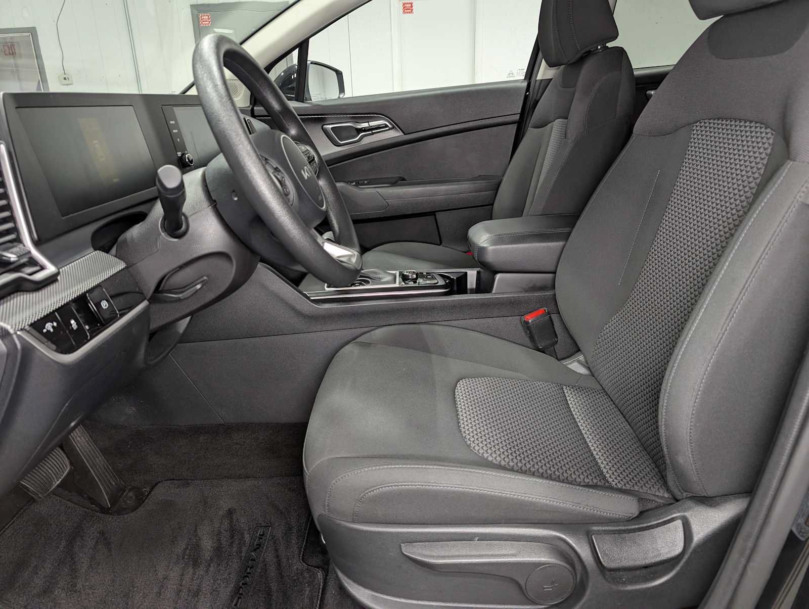 Certified 2025 Kia Sportage LX AWD/4WD image 4