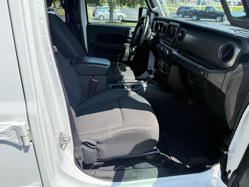 Used 2022 Jeep Wrangler Unlimited Sport AWD/4WD image 19